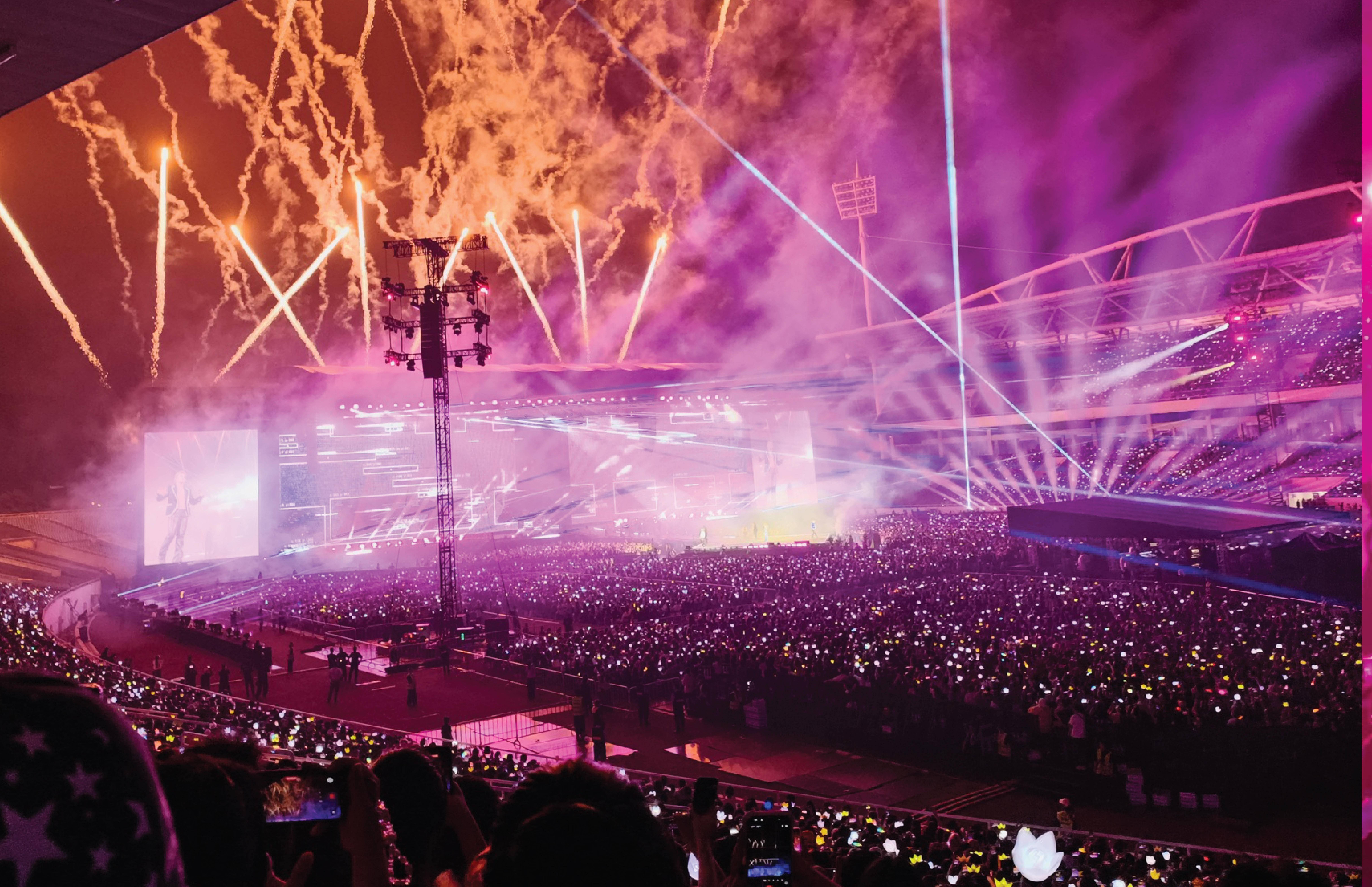 Mỹ Đình đẹp nghẹt thở trong đêm cuối BIGBANG: Pháo hoa rợp trời, “yellow ocean” sáng rực