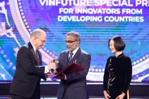 Nhà khoa học đứng sau công nghệ lọc nước giá rẻ: “Tôi thực sự ngưỡng mộ tầm nhìn của VinFuture”