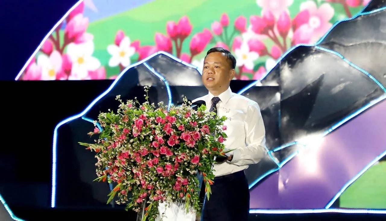 Phát biểu tại lễ khai mạc, đồng chí Đỗ Hùng Đức, Phó Chủ tịch UBND tỉnh Tuyên Quang 