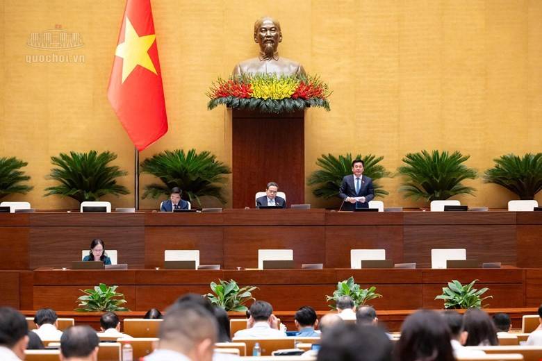 Ủy viên Trung ương Đảng, Phó Chủ tịch Quốc hội Nguyễn Hồng Diên điều hành phiên họp - Ảnh: https://quochoi.vn
