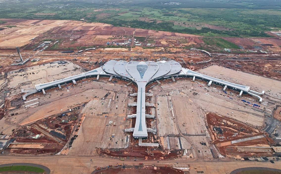 Các nhà thầu thi công huy động đủ nhân lực, máy móc thiết bị, nhiên liệu và vật liệu để bảo đảm tiến độ cam kết; trường hợp không đáp ứng, chủ đầu tư ACV phân định rõ trách nhiệm của các bên liên quan để có biện pháp xử lý
