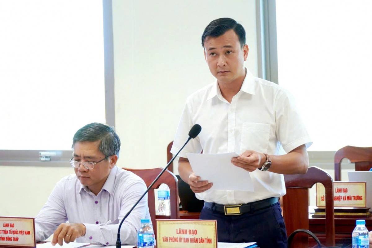 Đồng chí Nguyễn Phi Đa, Chánh Văn phòng UBND tỉnh thông tin kết quả kinh tế - xã hội tháng 10. 