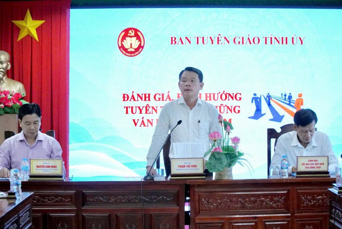 Hội nghị giao ban báo chí tháng 10 