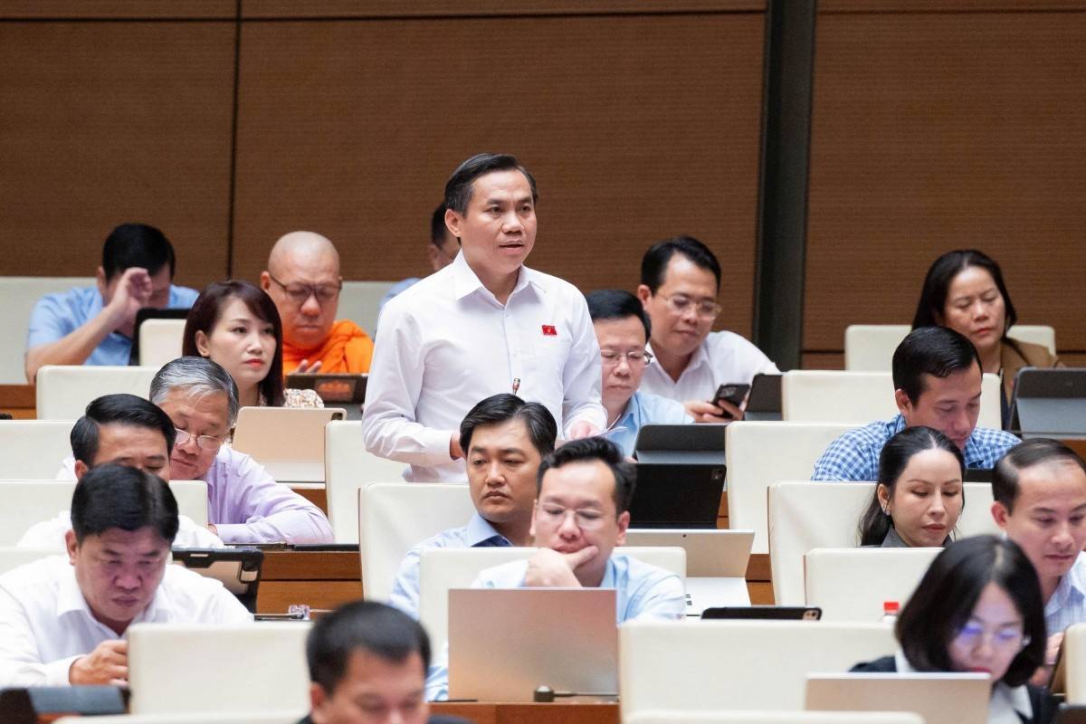 Sửa Luật Đấu thầu: Đại biểu Lê Công Đỉnh kiến nghị bảo vệ nhà thầu trước rủi ro tài chính, minh bạch giá gói thầu