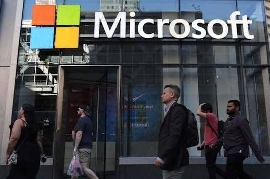Microsoft đề nghị 60.000 nhân viên nghỉ việc tự nguyện giữa cuộc đua AI