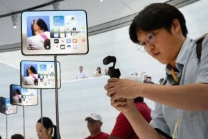 iPhone Duo gặp lỗi màn hình gập, Apple đổi máy mới cho khách hàng