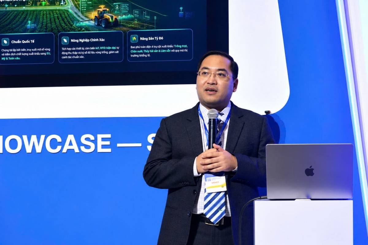 ông Nguyễn Hoàng Nhật, Phó Chủ tịch Thường trực kiêm Giám đốc Công nghệ Exabyte, đã giới thiệu giải pháp công nghệ phục vụ truy xuất nguồn gốc sản phẩm. 
