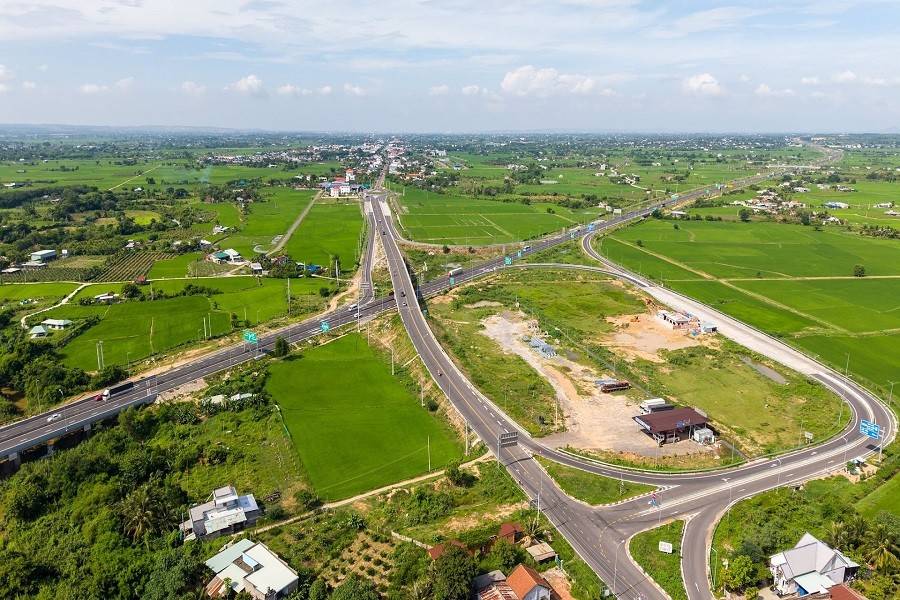 Lâm Đồng thúc đẩy hạ tầng, mở rộng thị trường để tăng tốc kinh tế