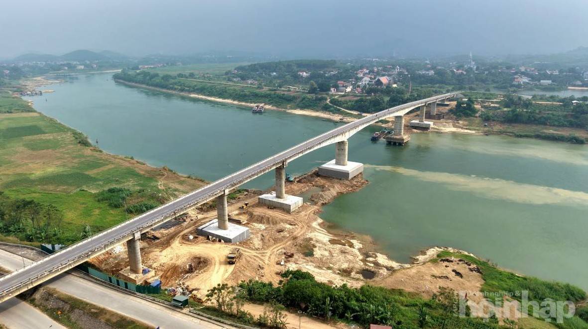 Cầu sông Lô ở Phú Thọ: Chậm tiến độ, nhà thầu chưa điều chỉnh kế hoạch