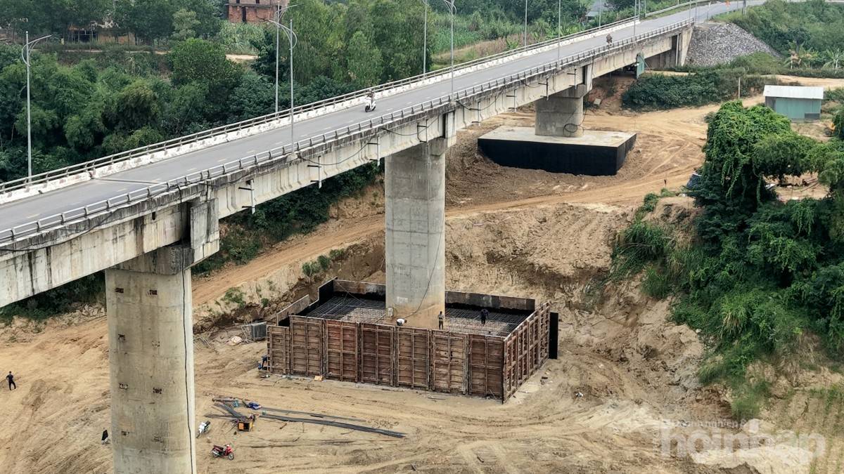 Cầu sông Lô ở Phú Thọ: Chậm tiến độ, nhà thầu chưa điều chỉnh kế hoạch
