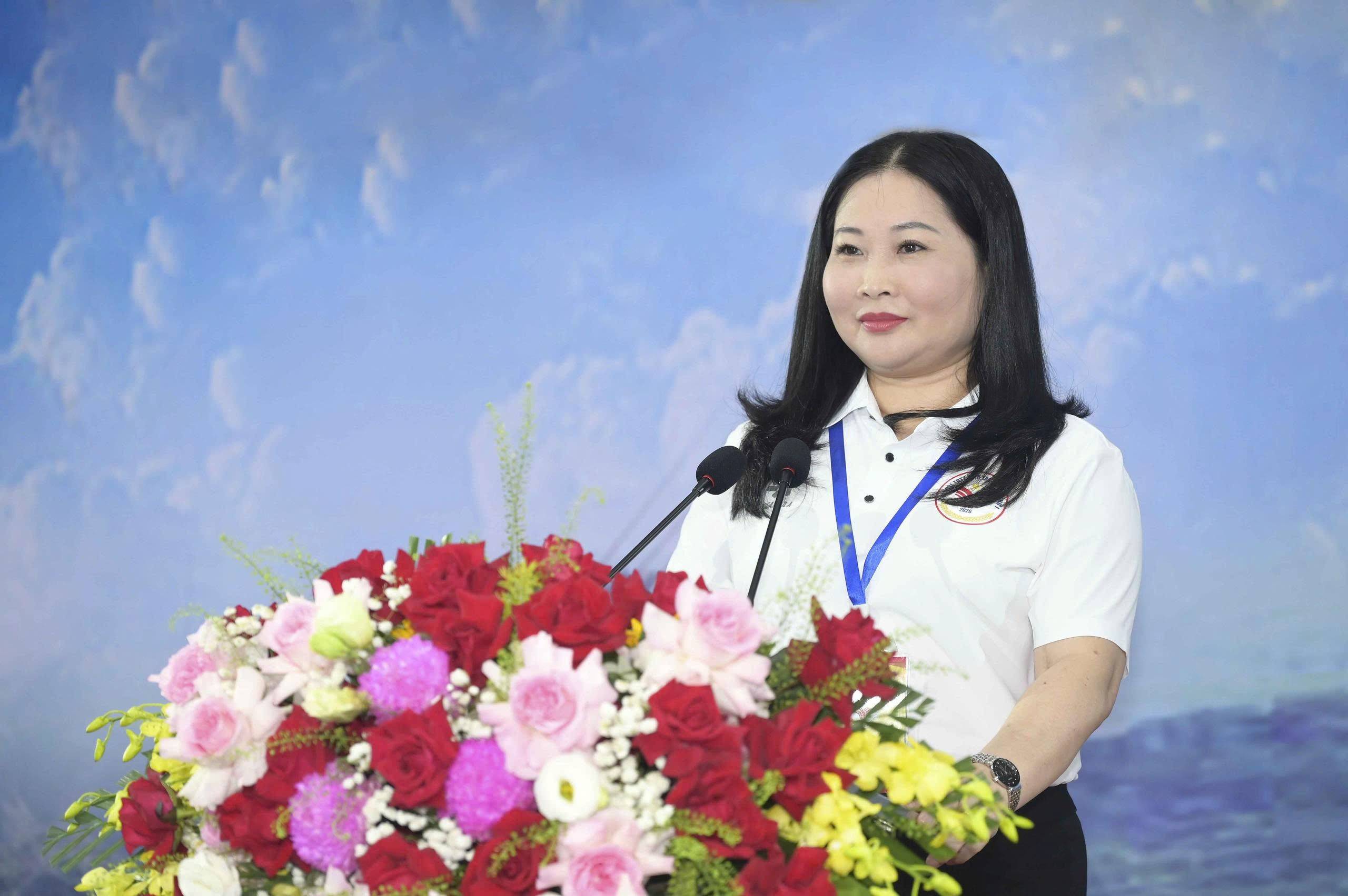 Phát biểu khai mạc, Phó Chủ tịch UBND tỉnh Lào Cai Vũ Thị Hiền Hạnh,