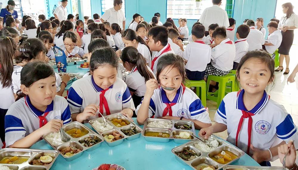 Bộ GDĐT đề xuất siết quy trình tổ chức bữa ăn bán trú. Ảnh minh họa