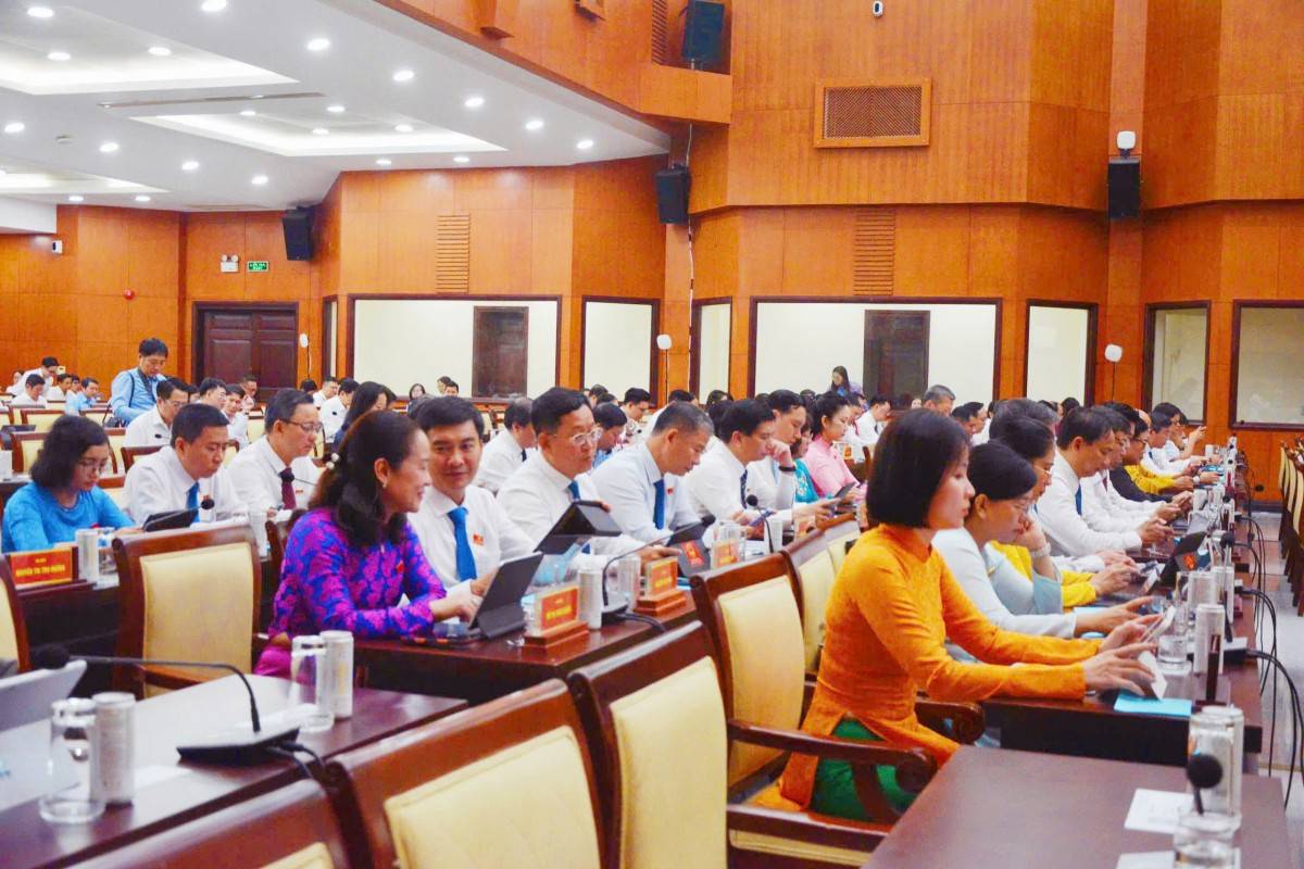 Các  đại  biểu  dự  Kỳ  họp. Ảnh- Bích  Liên