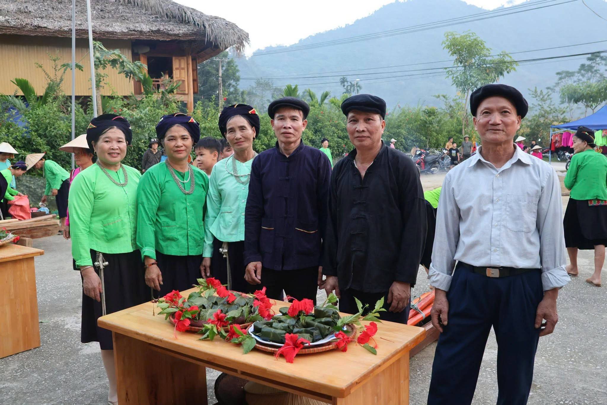 Lào Cai: Người có uy tín cùng bà con Lâm Thượng làm du lịch, giữ gìn bản sắc