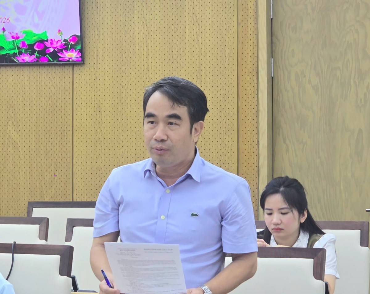 ông Nguyễn Minh Tuấn - Phó Giám đốc Sở Xây dựng Hải Phòng cung cấp thông tin cho báo chí.