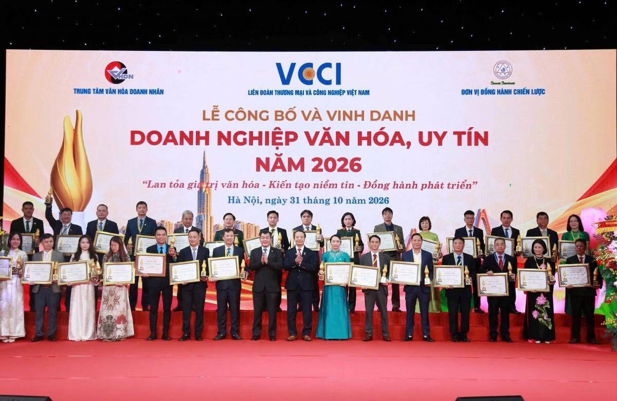 Phục Hưng Holdings lần thứ năm vào Top 10 nơi làm việc tốt nhất ngành Xây dựng