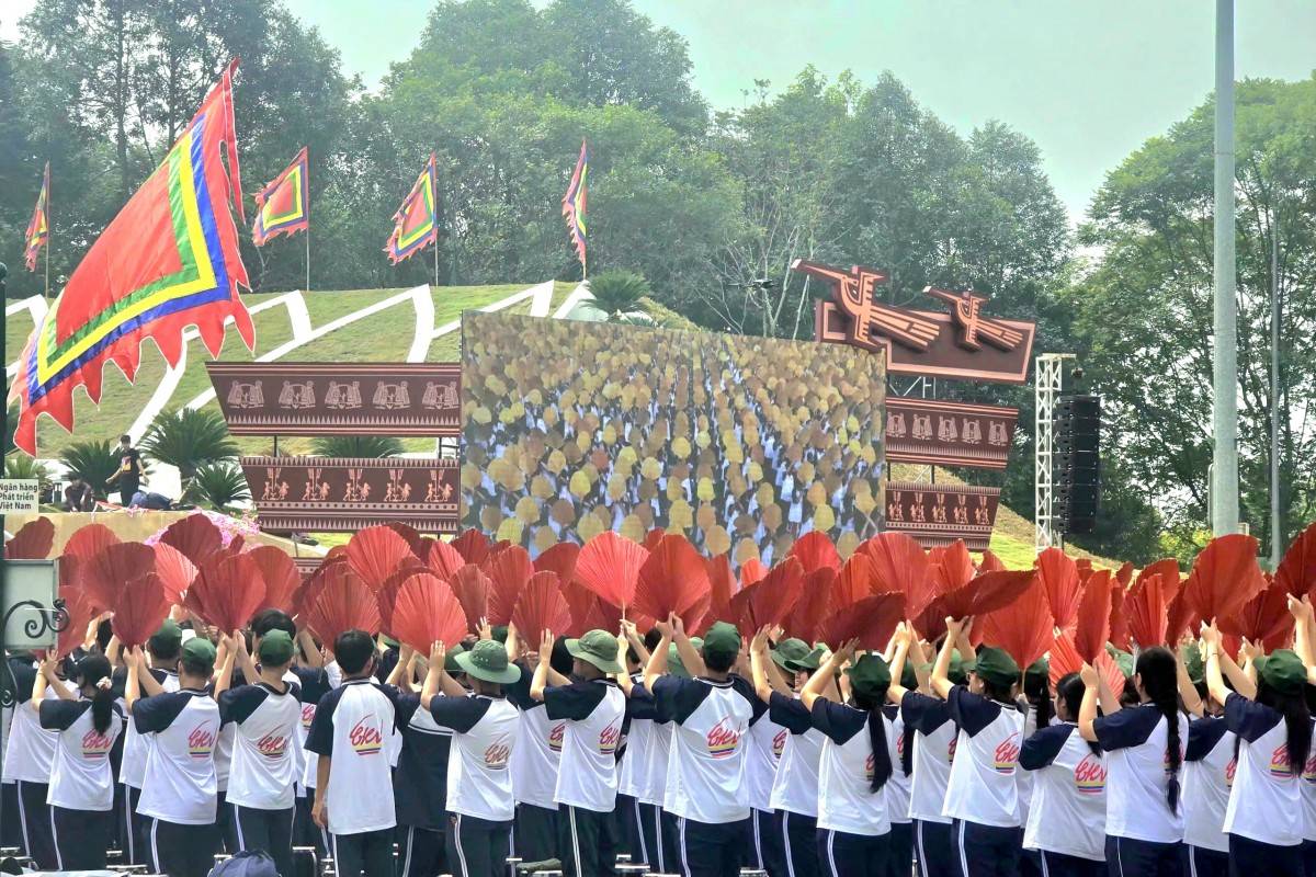 Phú Thọ huy động hơn 5.000 người cổ vũ Chung kết Olympia tại Đền Hùng