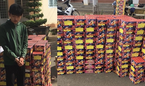 Đối tượng L&amp;ecirc; Xu&amp;acirc;n Hoan c&amp;ugrave;ng số tang vật bị lực lược chức năng bắt giữ