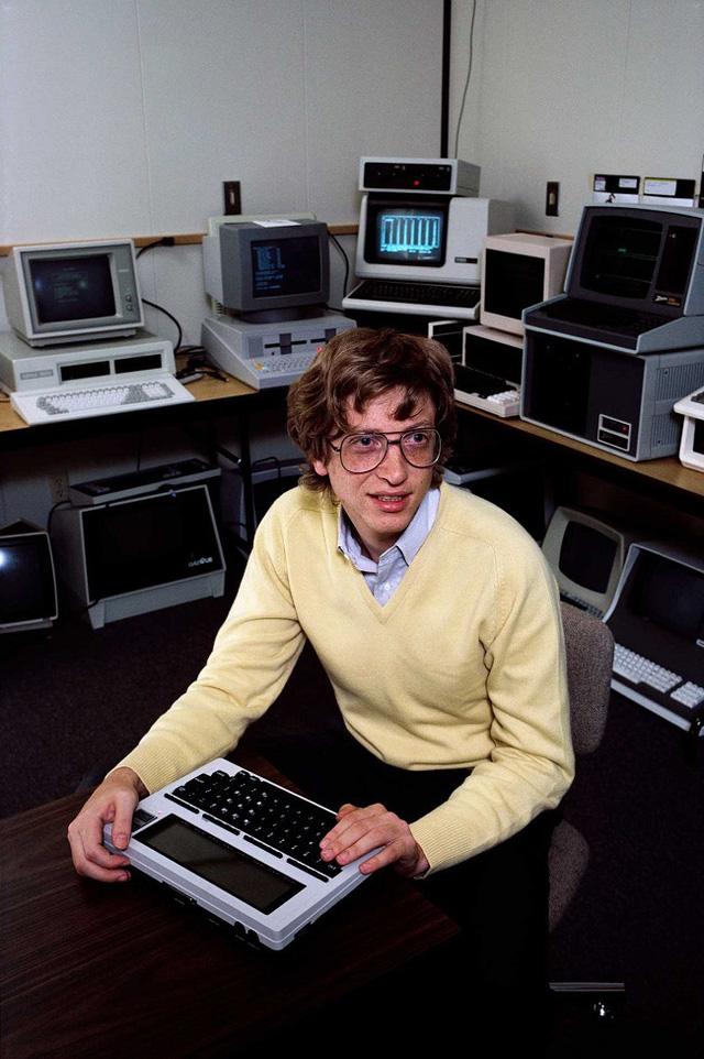 Bill Gates l&amp;agrave; cậu b&amp;eacute; rất to&amp;agrave;n diện khi c&amp;ograve;n trẻ.