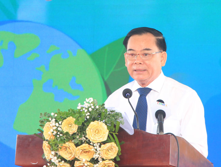 &amp;Ocirc;ng Trần Ngọc Tam - Chủ tịch UBND tỉnh Bến Tre ph&amp;aacute;t biểu tại Lễ ph&amp;aacute;t động ...