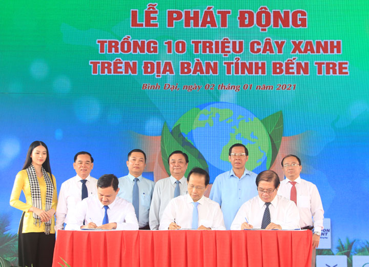K&amp;yacute; kết thực hiện Đề &amp;aacute;n trồng c&amp;acirc;y giai đoạn 2021-2025