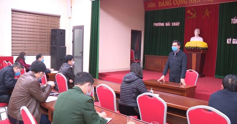 Ban chỉ đạo ph&amp;ograve;ng chống dịch TP. Hạ Long họp khẩn do li&amp;ecirc;n quan đến một bệnh nh&amp;acirc;n nhiễm Covid-19 tại địa b&amp;agrave;n.