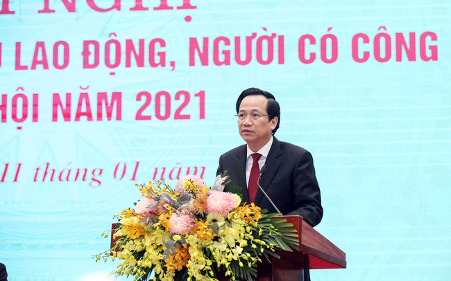 Bộ trưởng Đ&amp;agrave;o Ngọc Dung ph&amp;aacute;t biểu tại hội nghị s&amp;aacute;ng 11/1