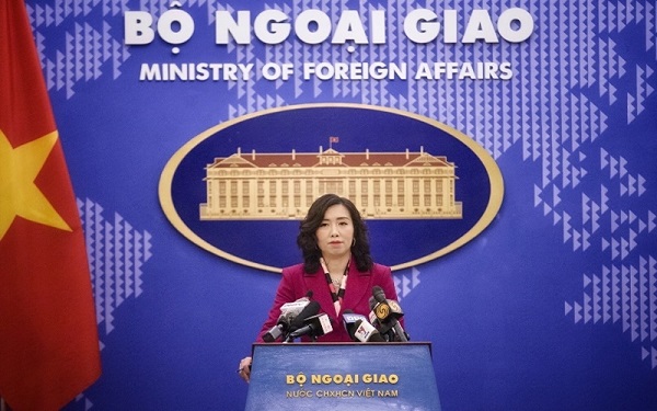 Người ph&amp;aacute;t ng&amp;ocirc;n Bộ Ngoại giao L&amp;ecirc; Thị Thu Hằng