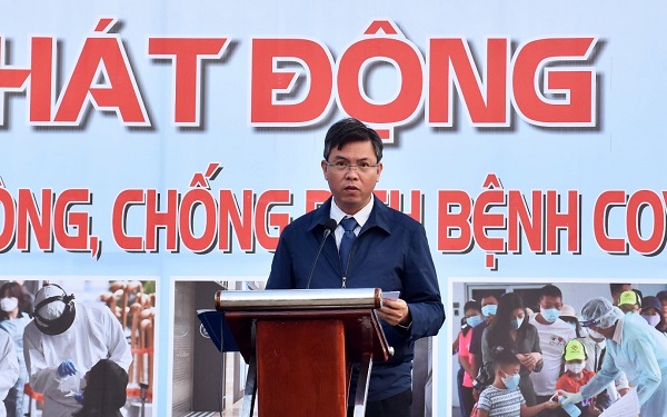 &amp;Ocirc;ng Nguyễn Lưu Trung ph&amp;aacute;t biểu tại buổi lễ