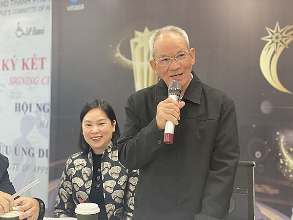 TS Mai Li&amp;ecirc;m Trực - nguy&amp;ecirc;n Thứ trưởng Bộ Bưu ch&amp;iacute;nh Viễn th&amp;ocirc;ng (nay l&amp;agrave; Bộ Th&amp;ocirc;ng tin &amp;amp; Truyền th&amp;ocirc;ng, ph&amp;aacute;t biểu tại buổi lễ
