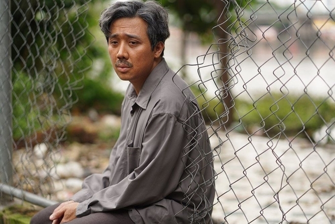 Trấn Th&amp;agrave;nh v&amp;agrave;o vai