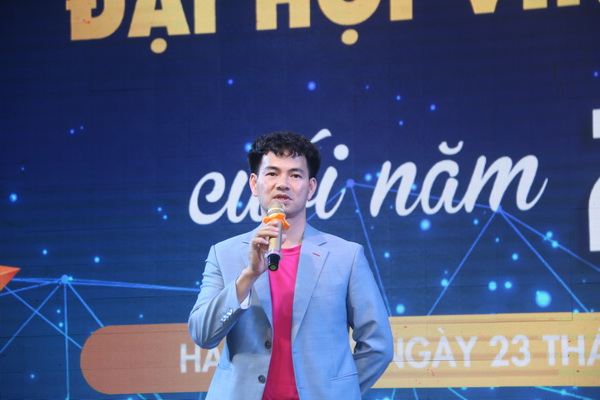 Nghệ sĩ Xu&amp;acirc;n Bắc &amp;ndash; GĐ Nh&amp;agrave; h&amp;aacute;t kịch Việt Nam -Đại sứ thiện ch&amp;iacute; của Quỹ Bảo trợ trẻ em Việt Nam tham dự v&amp;agrave; ph&amp;aacute;t biểu