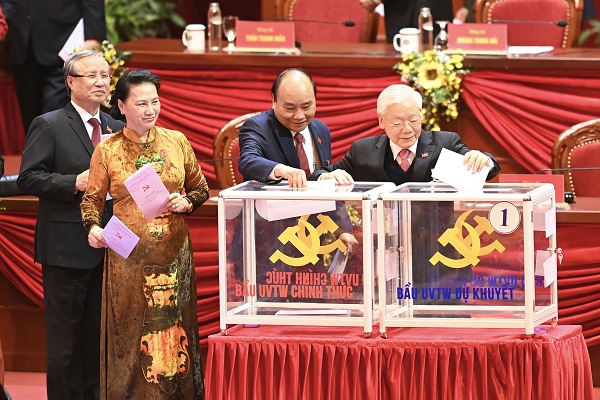 C&amp;aacute;c đồng ch&amp;iacute; l&amp;atilde;nh đạo Đảng, Nh&amp;agrave; nước bỏ phiếu bầu Ban Chấp h&amp;agrave;nh Trung ương kh&amp;oacute;a XIII