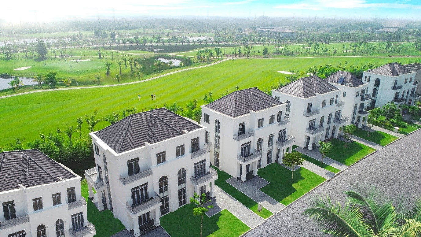 Biệt thự golf West Lakes nằm cạnh s&amp;acirc;n golf 27 lỗ