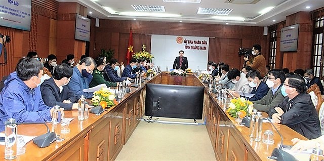 Quảng cảnh buổi họp b&amp;aacute;o