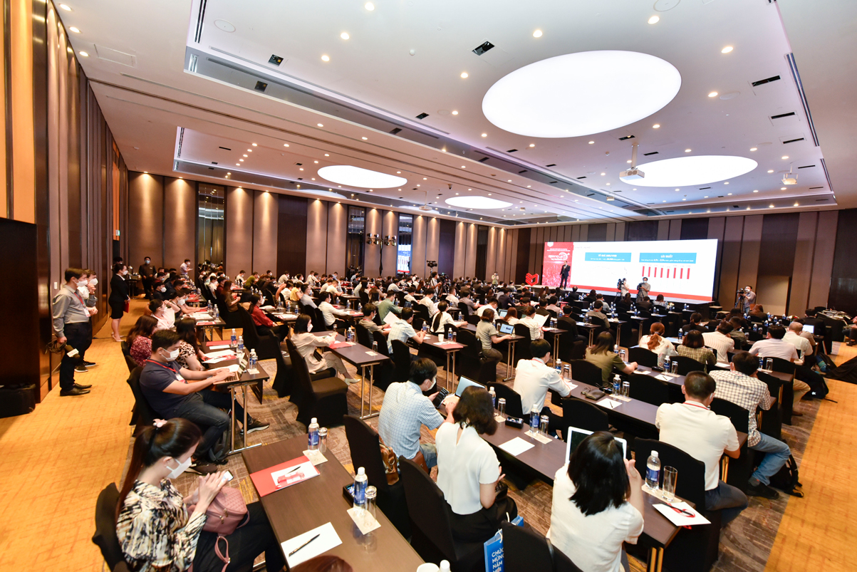 To&amp;agrave;n cảnh B&amp;aacute;o c&amp;aacute;o thị trường Bất động sản Nh&amp;agrave; ở TP.HCM v&amp;agrave; v&amp;ugrave;ng phụ cận năm 2021 do DKRA Vietnam tổ chức