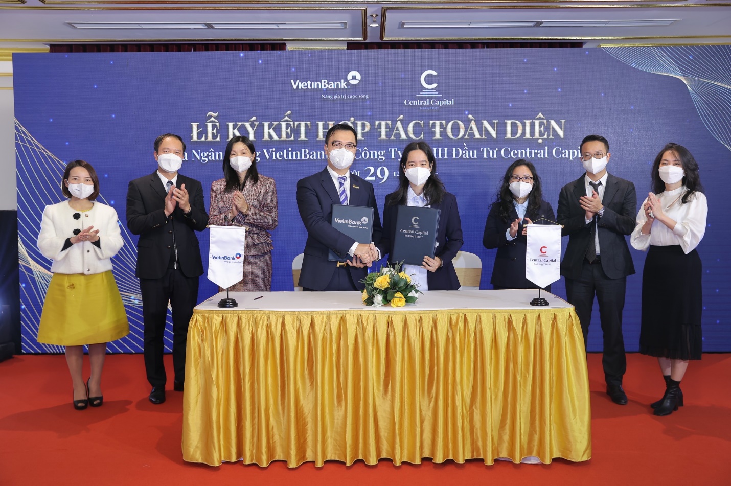 Lễ k&amp;yacute; kết hợp t&amp;aacute;c to&amp;agrave;n diện giữa VietinBank v&amp;agrave; Central Capital