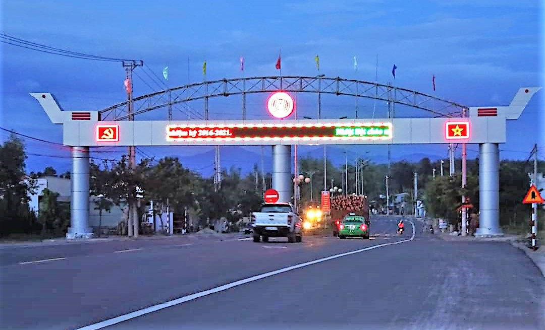 Kon Tum cơ bản đ&amp;aacute;p ứng c&amp;aacute;c ti&amp;ecirc;u ch&amp;iacute; đ&amp;ocirc; thị loại II, vậy n&amp;ecirc;n lộ tr&amp;igrave;nh chỉnh trang đ&amp;ocirc; thị từ đ&amp;ocirc; thị loại 3 l&amp;ecirc;n đ&amp;ocirc; thị loại 2 l&amp;agrave; cần thiết c&amp;oacute; những c&amp;ocirc;ng tr&amp;igrave;nh để ph&amp;ugrave; hợp tạo điểm nhấn ph&amp;aacute;t triển đ&amp;ocirc; thị kh&amp;ocirc;ng c&amp;oacute; g&amp;igrave; l&amp;agrave; xấu.