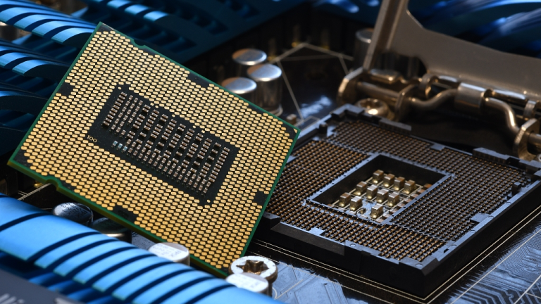 Chip b&amp;aacute;n dẫn sản xuất bởi Trung Quốc