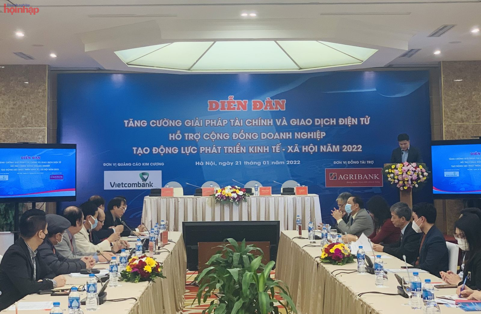 To&amp;agrave;n cảnh Diễn đ&amp;agrave;n