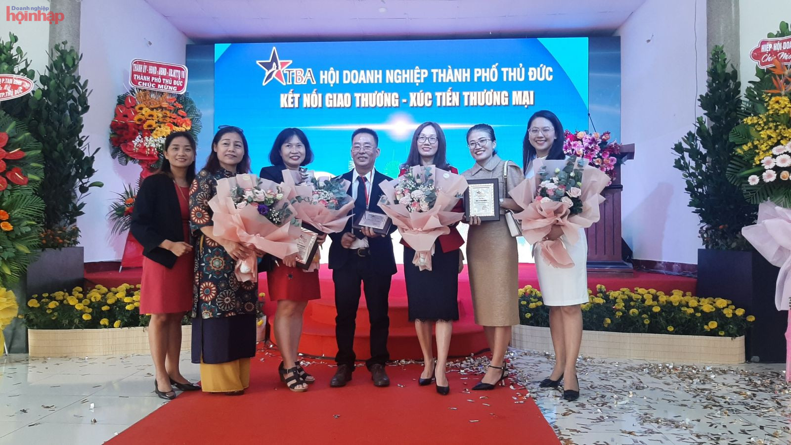 Đại diện c&amp;aacute;c doanh nghiệp được c&amp;ocirc;ng nhận l&amp;agrave; hội vi&amp;ecirc;n Hội Doanh nghiệp th&amp;agrave;nh phố Thủ Đức