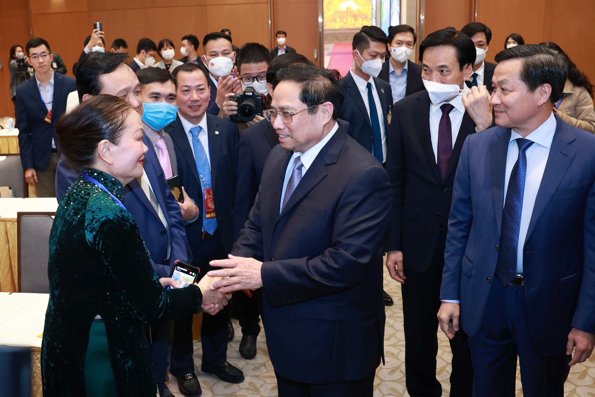 Thủ tướng Phạm Minh Ch&amp;iacute;nh: Ch&amp;iacute;nh phủ sẽ c&amp;oacute; giải ph&amp;aacute;p để 'đường về qu&amp;ecirc; gần hơn' với kiều b&amp;agrave;o - Ảnh 1.
