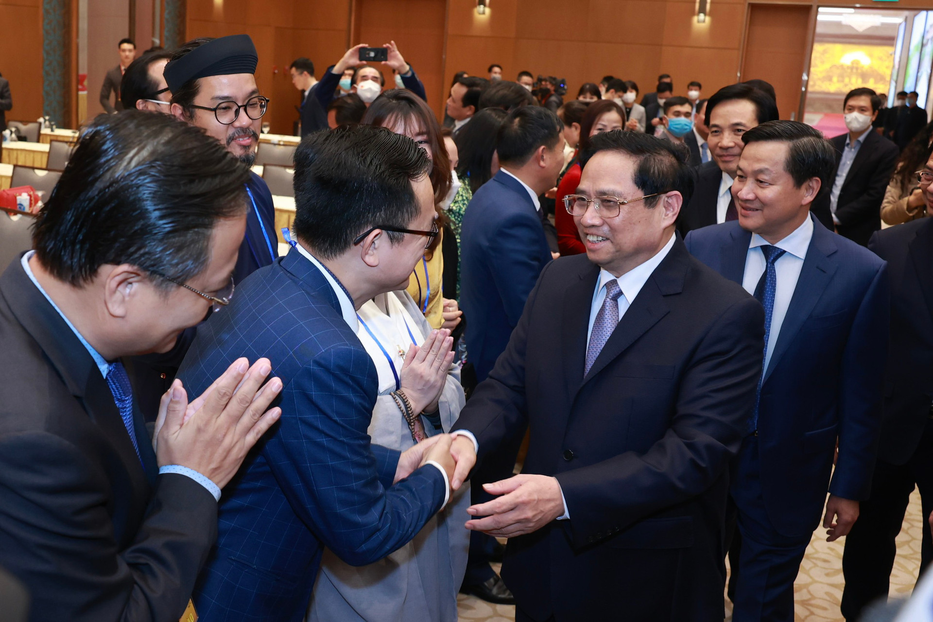 Thủ tướng Phạm Minh Ch&amp;iacute;nh: Ch&amp;iacute;nh phủ sẽ c&amp;oacute; giải ph&amp;aacute;p để 'đường về qu&amp;ecirc; gần hơn' với kiều b&amp;agrave;o - Ảnh 2.