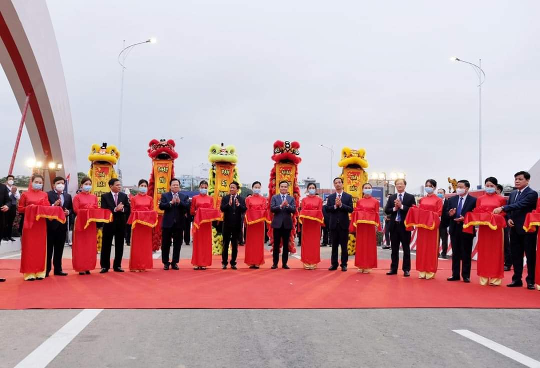 Buổi lễ th&amp;ocirc;ng xe kỹ thuật