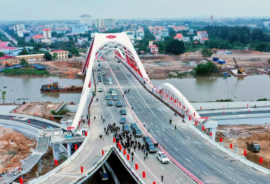 H&amp;igrave;nh ảnh th&amp;ocirc;ng xe từ tr&amp;ecirc;n cao