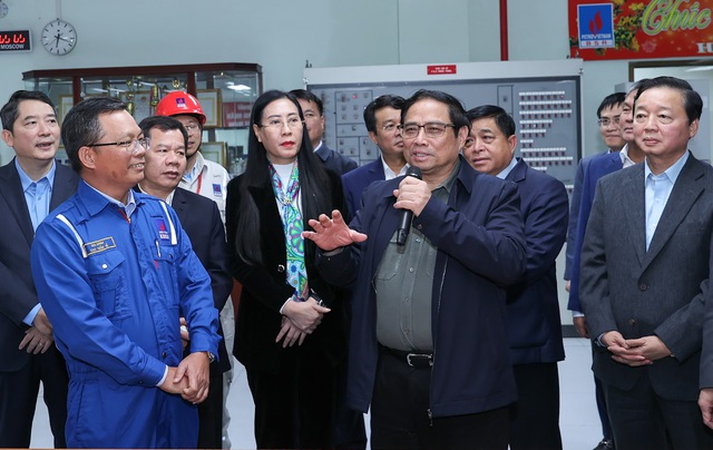 Ph&amp;aacute;t biểu tại cuộc l&amp;agrave;m việc, Thủ tướng ghi nhận, biểu dương đ&amp;aacute;nh gi&amp;aacute; cao c&amp;aacute;c kết quả, th&amp;agrave;nh tựu của BSR năm 2022