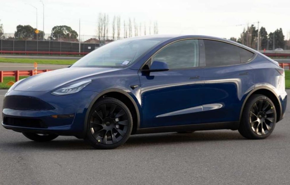 Tesla Model Y l&amp;agrave; mẫu xe phổ biến nhất trong năm