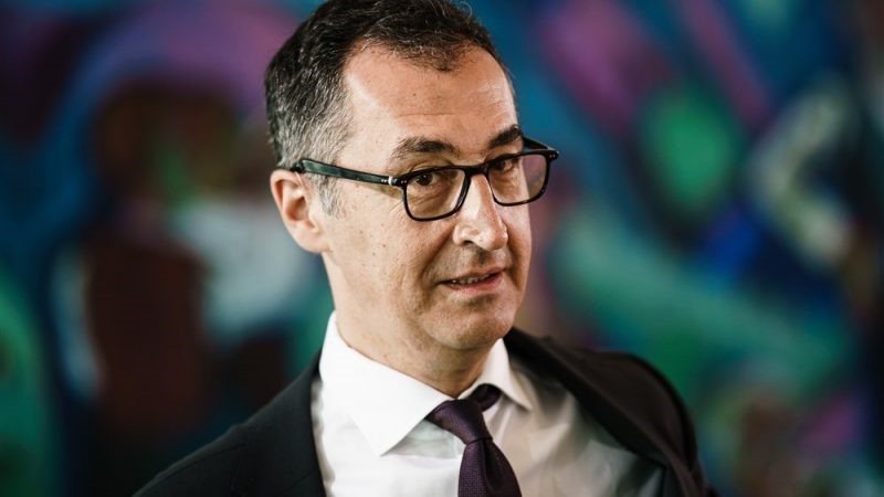 Bộ trưởng N&amp;ocirc;ng nghiệp Đức Cem &amp;Ouml;zdemir (nguồn EURACTIV.de)