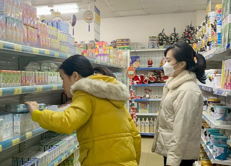 C&amp;aacute;c si&amp;ecirc;u thị, trung t&amp;acirc;m thương mại tr&amp;ecirc;n địa b&amp;agrave;n TP Ho&amp;agrave; B&amp;igrave;nh đ&amp;atilde; chuẩn bị c&amp;aacute;c mặt h&amp;agrave;ng thiết yếu đ&amp;aacute;p ứng nhu cầu của người d&amp;acirc;n nh&amp;acirc;n dịp Tết Nguy&amp;ecirc;n đ&amp;aacute;n Qu&amp;yacute; M&amp;atilde;o