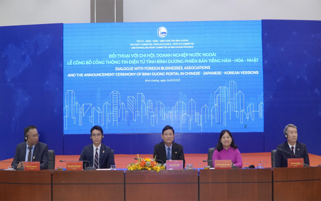 Đại biểu tham dự buổi lễ